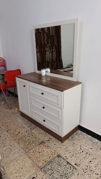 ميز مرايه • مرتبة طبي • ميزين