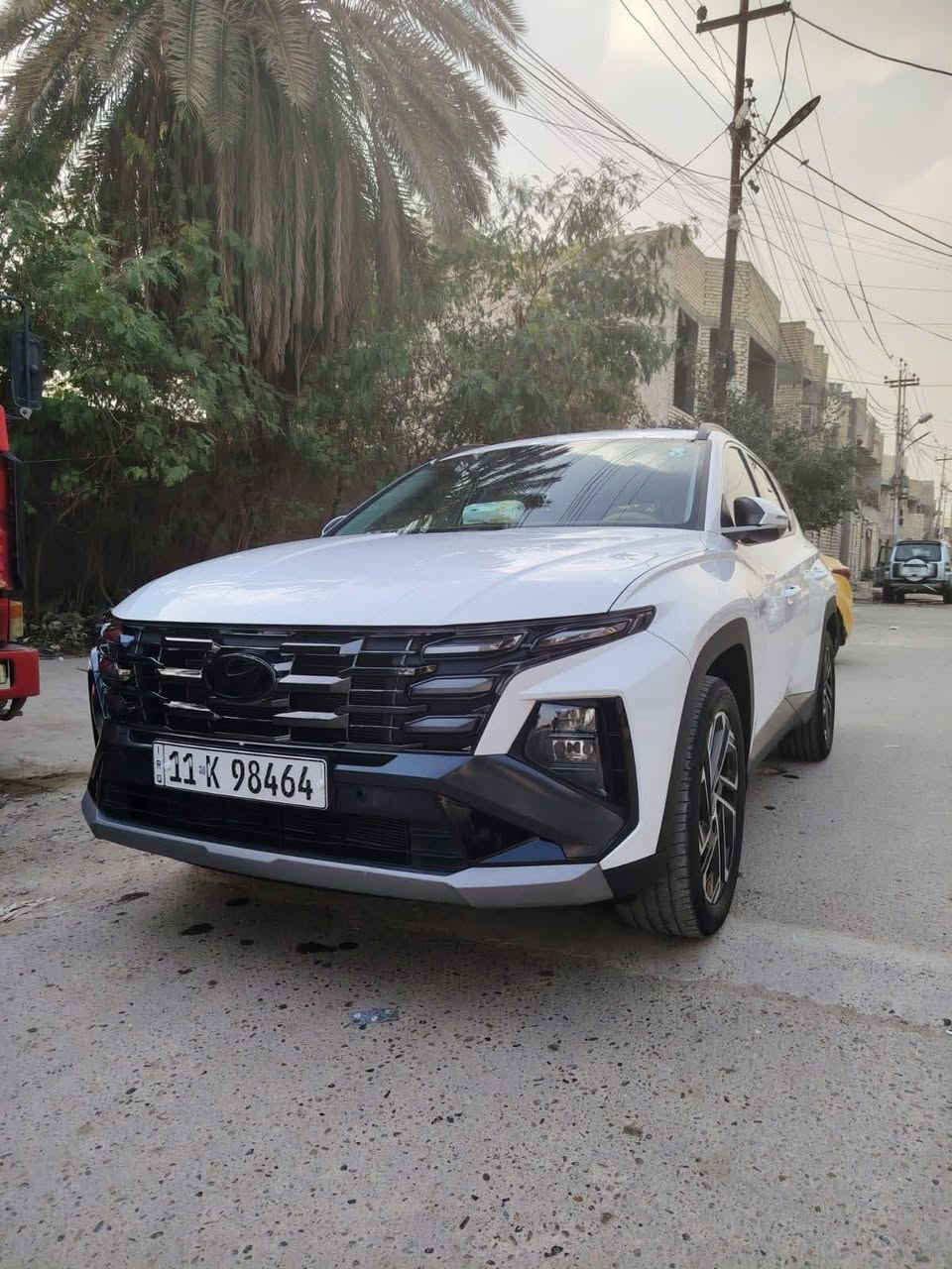 توكسان خليجي موديل 2025 زيرو زيروووو كتولاكات الشركه بيها 
(السعر) 227 وبيها مجال للشراي

رقم بغداد الجديد 

زيرووو سبير ما نازل تايرات الشركه السياره وضع شركه 

تحويل مباشر

محرك 2000 دوش 

مكفولة كفالة عامة من الشخط والصبغ والتكحيل مكفوله من جكه الدنبوس

فول مواصفات 

عدة الفتحة 

شاشة متصلة 

عداد دجتل متصل 

لد وية فرت الستيرن

شحن  لا سلكي 

كشنات تبريد 

كشنات كهرباء 

حساسات امامية خلفية 

كاميرا خلفية دواره 

جنطة كهرباء 

ويل كبير 19  

قطعتين تبريد خلفي 

هاند بريك بصمة 

بردات خلفية 

وبعد بيهة هواي مواصفات المعروفة

مكاني بغداد الزعفرانية 
***********
