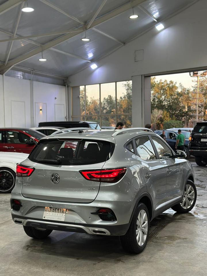 يارة ام جي زد 2023 نضيفة جدا استعمال بيتي ممضروبه ابد بعدها ضمان الشركة ماشيه 28 الف ورايديها 128$ بغداد حي العدل الرقم ***********
