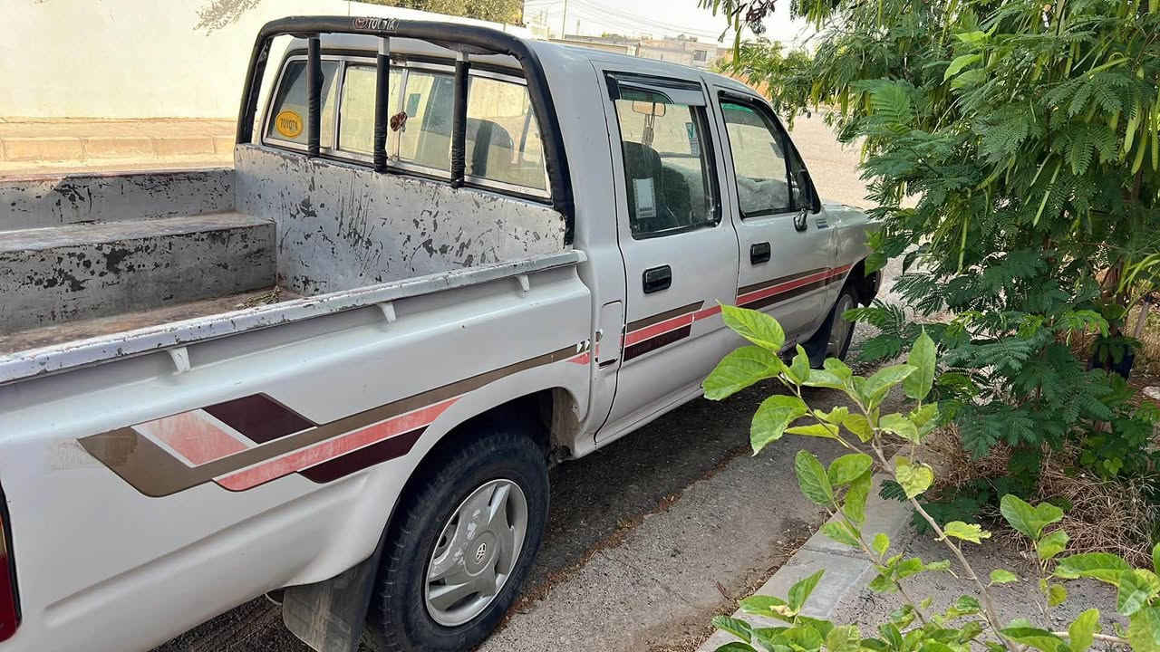 تۆیۆتا ئەڕنەب یابانی ئەسڵی
مەکینە کڕۆسیدەی گەورە بیلاد چوار گێڕ
مۆدێل ١٩٩٠
سەیارەکە ئاڕمی پلاستیکی سلێمانیە بەشەرتی مەفرەزە و سەیتەرە و هەموو شت
سەیارەکە زۆر جائیزە مەکینەی زۆر بێ عەیب و بەقوەتە
ڕۆن نەقس ناکا
بەشەرتی موس و بڕاوە
بەشەرتی شانسی خوار نەبێ
ژمارەی مۆبایل 
***********
ئەو ژمارە واتس ئەپیشی لەسەرە 
نرخ ٢٨ وەرەقە و معامەلەیەکی برایانە

گۆڕینەوەش دەکەم لەسەر دڵ گرتن بە شتی ئاڕم پلاستیک❤️ Singapore
