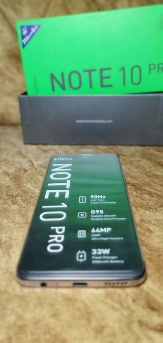 السلام عليكم ورحمة الله وبركاته..
معروض للبيع جهاز Infinix Note 10 Pro (النسخة الأعلى من ناحية المواصفات والخزن)، الجهاز بنسبة نظافة ممتازة تصل إلى 90%، ويعمل بأداء مثالي وخالٍ من أي عيوب تقنية أو مصنعية، وجاهز للاستخدام المباشر.
​⚙️ أبرز المواصفات الفنية:
​الشاشة: شاشة عملاقة ومميزة جداً (تعطيك تجربة سينمائية ممتعة في مشاهدة الفيديوهات والألعاب) مع معدل تحديث 90Hz لسلاسة تامة في التصفح.
​سعة التخزين: 256 جيجابايت (مساحة هائلة تتسع لكافة تطبيقاتك وملفاتك الكبيرة).
​الذاكرة العشوائية (الرام): 8 جيجابايت (تضمن أداءً مستقراً وسريعاً في التنقل بين التطبيقات).
​البطارية والشحن: بطارية ضخمة بسعة 5000 مللي أمبير مع تقنية الشحن السريع بقوة 33 واط.
​📦 الملحقات: الجهاز متوفر مع علبته (الكرتونة) الرسمية.
📍 الموقع: كربلاء المقدسة.
💰 السعر: 250,000 دينار عراقي (السعر قفل ونهائي).
​📞 للتواصل والاستفسار:
رقم الهاتف متواجد ومتوفر عليه واتساب 
***********
#موبايل

