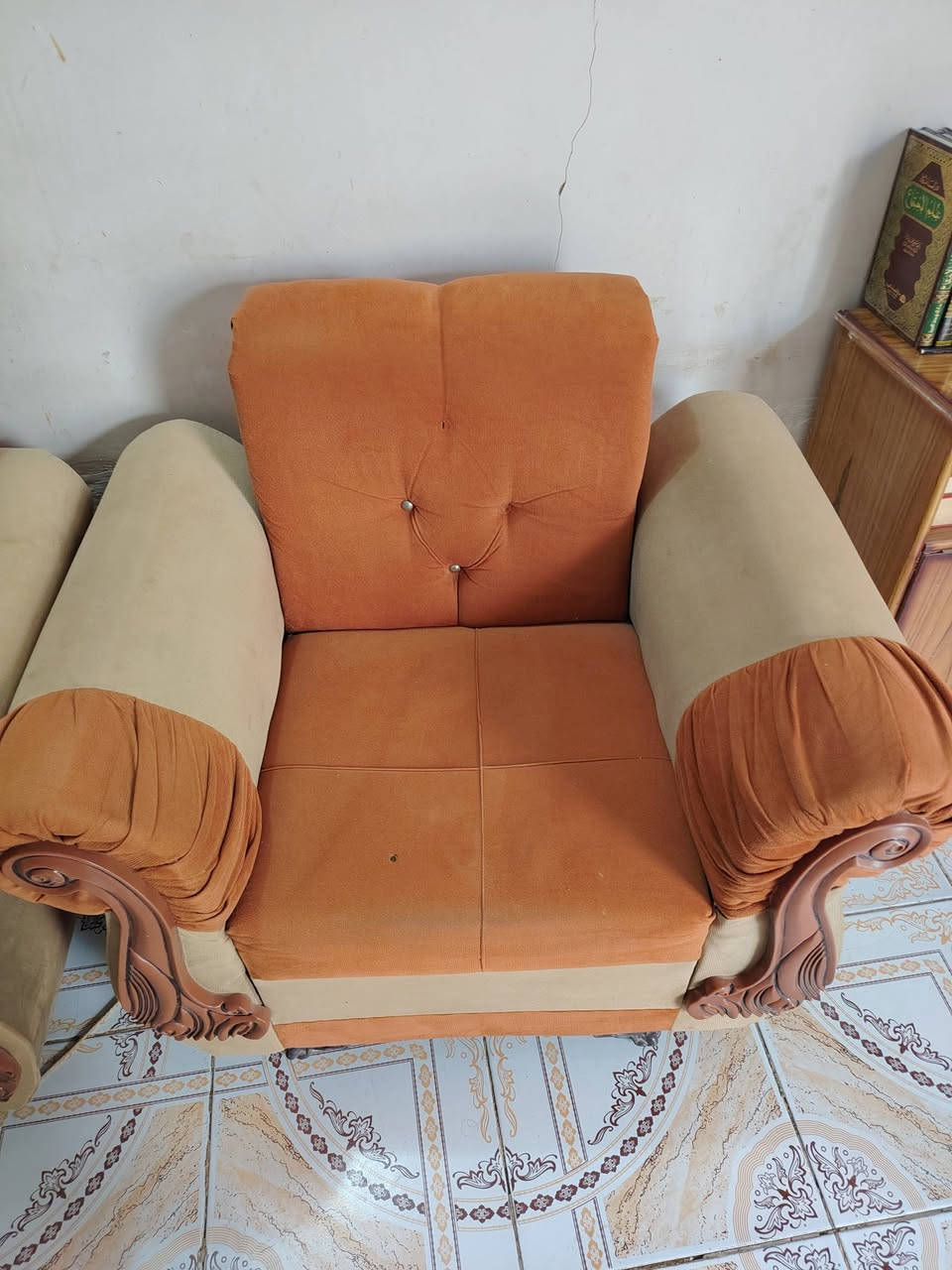 السلام عليكم
 تخم مستخدم مرتب ونضيف ٥ قطع للبيع


**إذا كنت صاحب هذا الإعلان وتريد حذفه لأي سبب، رجاءا أرسل رسالة إلى الدعم الفني**