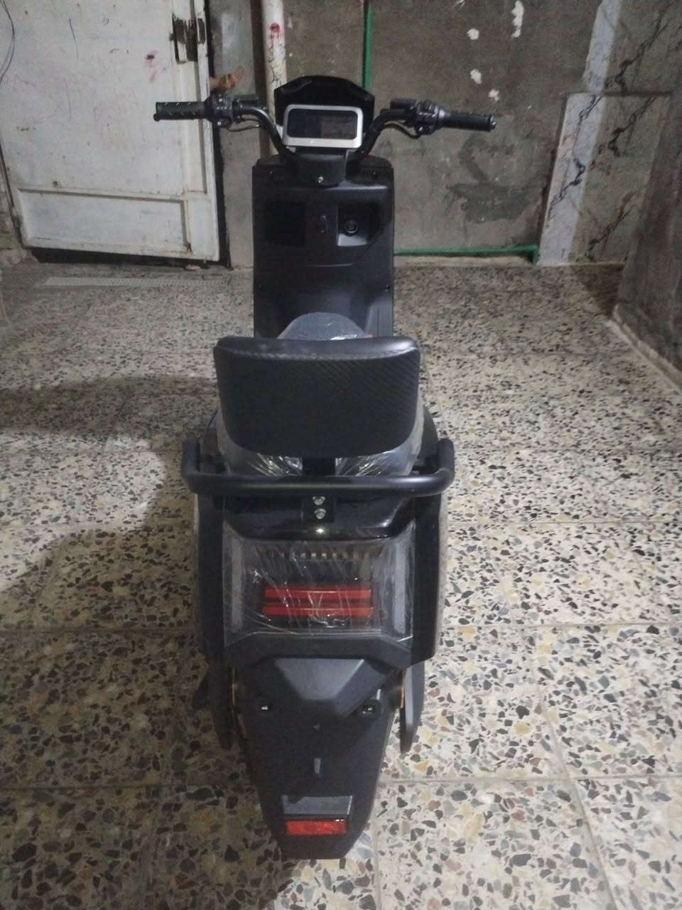 السلام عليكم

دراجة شحن للبيع موديل ٢٠٢٤

مواصفاتها بل شحنة الوحدة تمشيك ٨٠ كيلو متر

نضام D/R

بطاريات مسطحا ٦ بطاريات 

السرعة 110

السعر 900 وبيها مجال

للاستفسار راسلني واتساب فقط متواجد

***********
