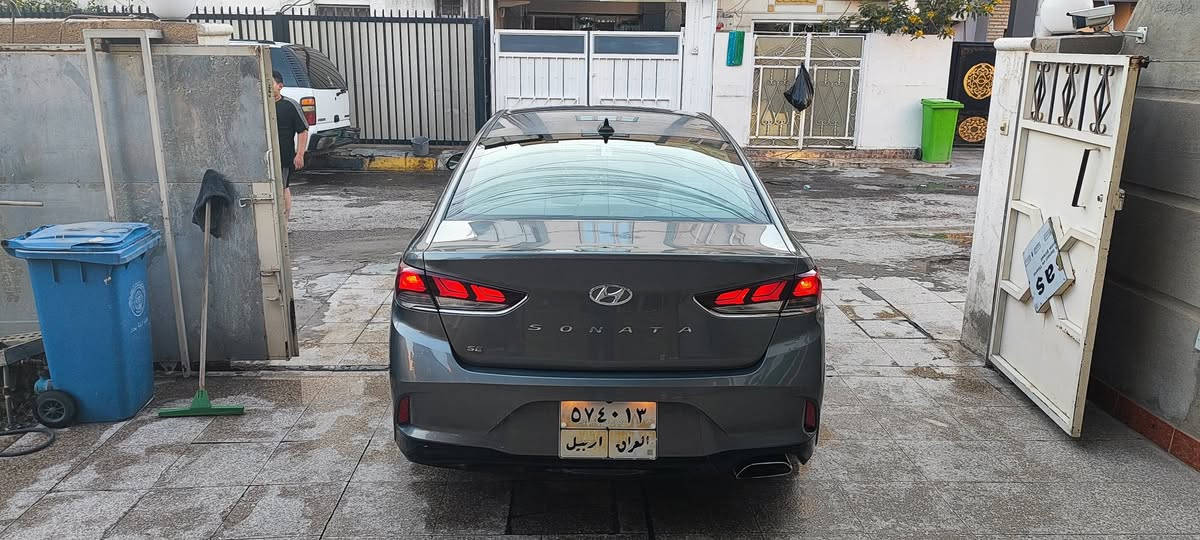 سلام عليكم سوناتا للبيع موديل 19ضرر فقط البنيد بدون دواخل لا لعد ولا شاصي ايرباك استرن طاك فقط وبيها 4قطع بخ فقط بدون اي دعم سياره ليبل واحد عده البنيد كير محرك بلادي دهن كير جديد طخم تاير جديد سياره نظيفه وحلوة وجاهزه محرك 2400 رقم اربيل بسم شركه تحويل وكاله شرط ماشيه 83مايل مكاني بغداد كل التفاصيل مذكوره الشراي يتصل ***********/***********سعر السياره 124وبيها مجال بسيط
