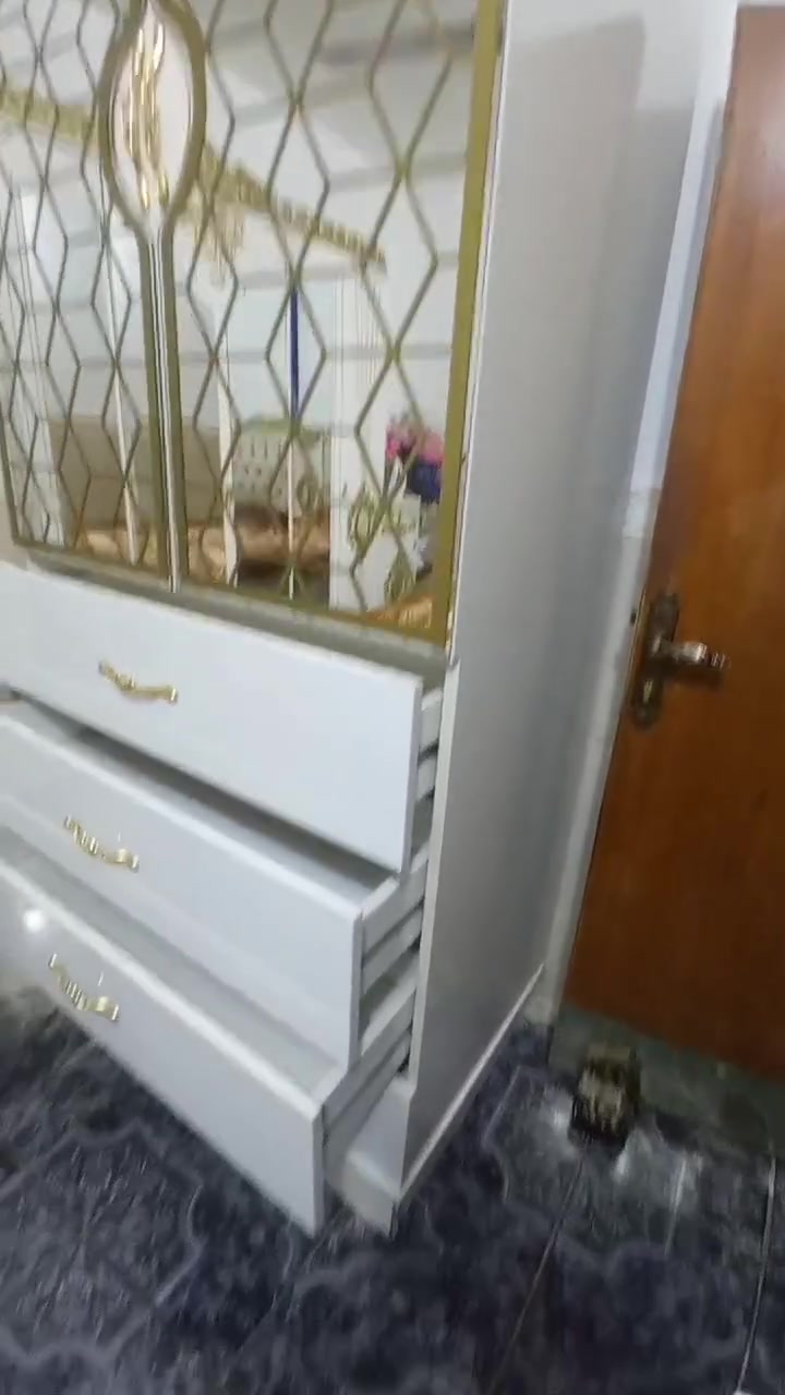 السلام عليكم. 
كنتور. تركي. نظيف. استعمال قليل. الارتفاع. 2 متر. و.  40 سانتم.  العرض.  متر.   و نزال 65 سانتم      المكان. النجف حي الجمعيه. السعر. 100. بي مجال قليل


**إذا كنت صاحب هذا الإعلان وتريد حذفه لأي سبب، رجاءا أرسل رسالة إلى الدعم الفني**