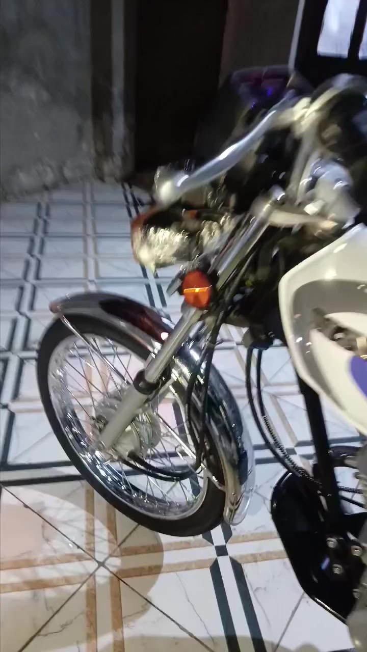 دراجه نامه. شلامجه. 2023  اصلي.    دراجه ابلاد مو تعمير   اوراقها ضايعه. ابليتا موجودا يعني تكدر اطلع اوراقها   تسما كلك سايمها ب850وبيها مجال حك الجيه  الدراجه برغي ما مفتوح شرط. ***********
