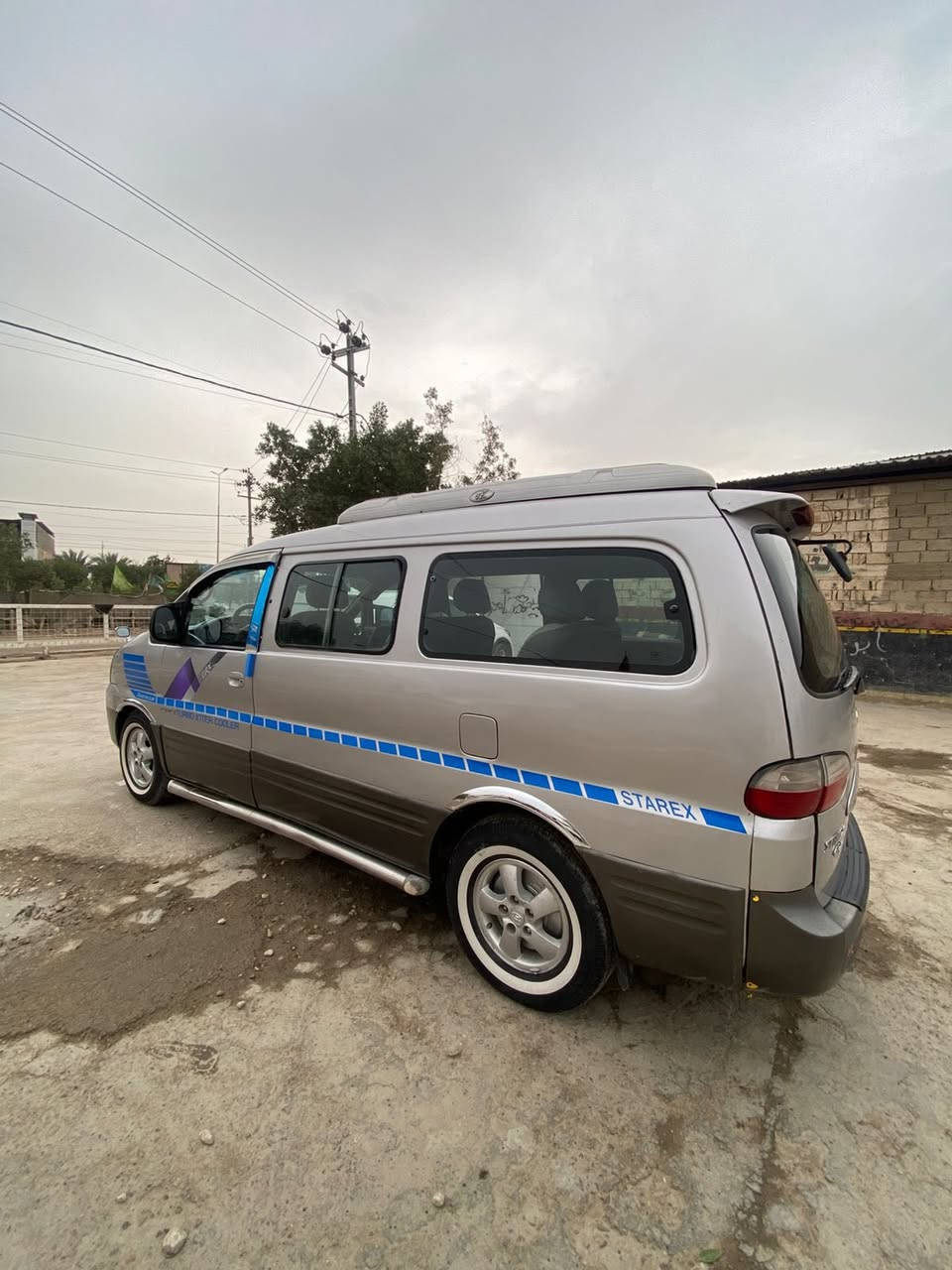 السلام عليكم ستاركس موديل 2007 اصل تكمه وسنويه رقم بابل إنكليزي شرط التحويل سنويه لغاية2028 مصفره هيئه ومرور 
مفتوح كير عادي مكينه وكير واكسل كفاله بشرط المكينه لاتنقيص ولاتبخيرر البدي كفاله من الحادث + رشات صبغ بسيطه 
الدواخل نضيفه بمعنى الكلمه دوشمه ارضيه وكشنات والتنته حداديتها منفوضه نفض ١٠٠٪؜
كهربائيات كلها شغاله سنتر لوك شغال  
تخم تايرات جديد ابو الخط 
السعر 80 وبيها مجال 
مكاني بابل
للاستفسار***********
***********
