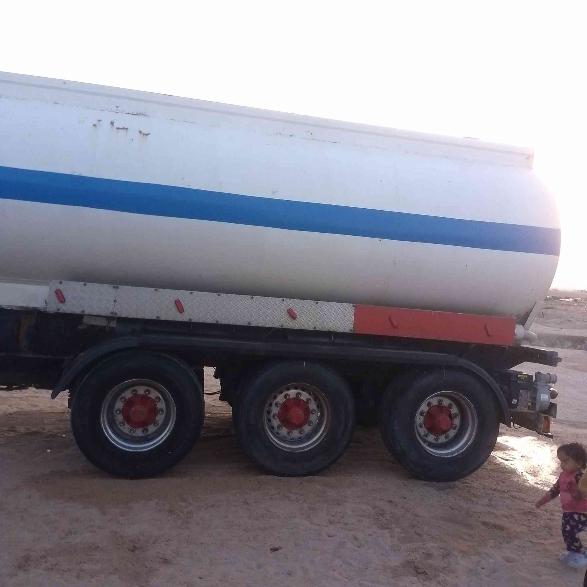 السلام عليكم تانكي تركي للبيع مكان بصره سعر 90.  785 318 9716


**إذا كنت صاحب هذا الإعلان وتريد حذفه لأي سبب، رجاءا أرسل رسالة إلى الدعم الفني**