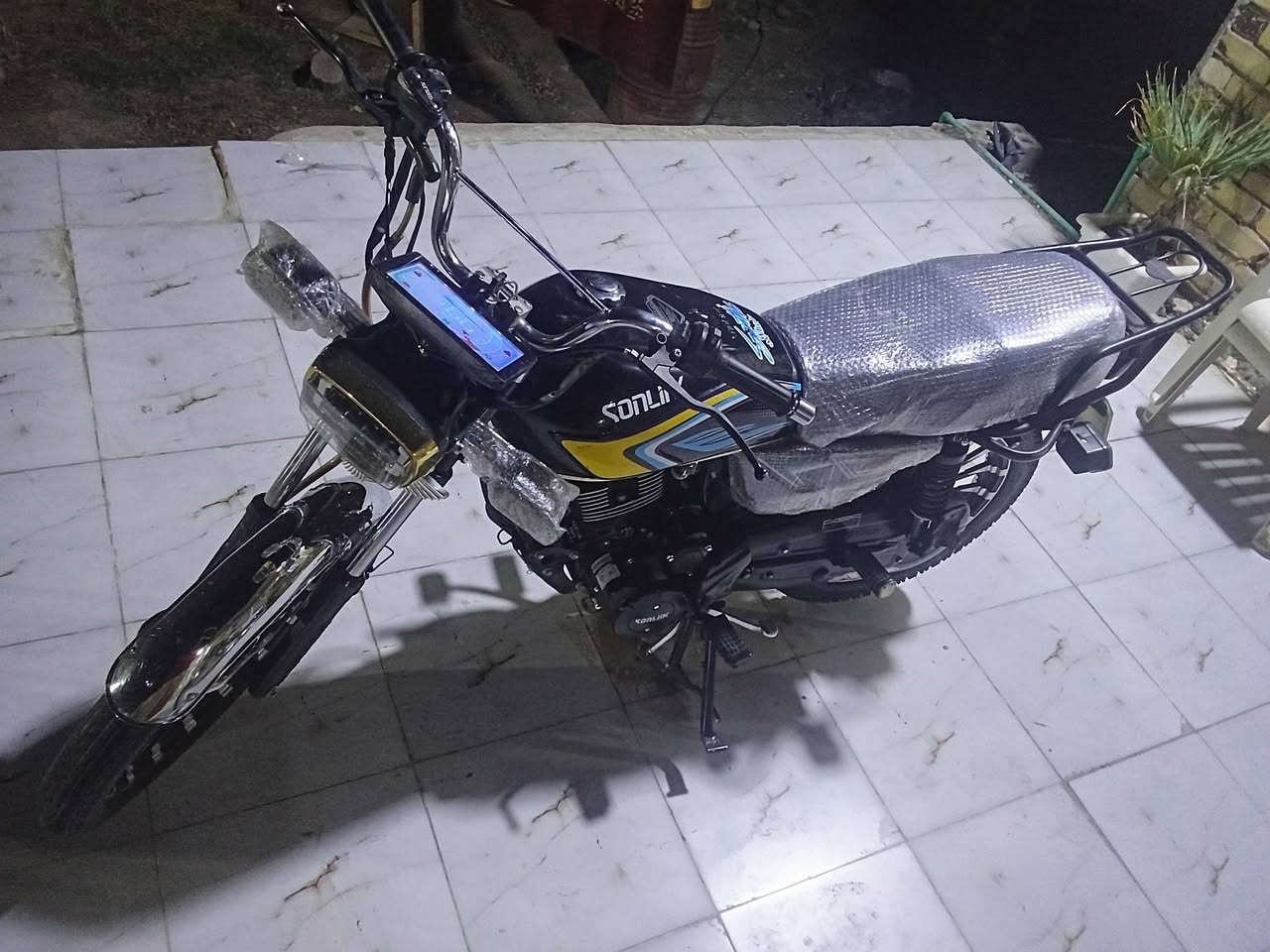 السلام عليكم اخوان سيفان موديل 2025اوراق اسكنر دراجه خير من الله محرك 200السعر 825مكان حله مركز للستفسار ***********
