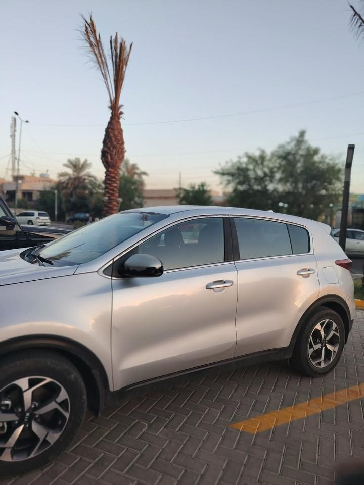 السلام عليكم
كيا سبورتج 2020 مواصفات  Lx امريكي نظيفة جداً ايرباكات سليمة حادثة جاملغ الايسر فقط موجود مرفوق مع المنشور مكينة وكير مكفولات كفاله السيارة مواصفات تحكمات ستيرن حساس تنبيه امامي توقف تبريد امامي خلفي شاشة كبيره  مكان السيارة بغداد  السعر178 وبيه مجال بسيط الاستفسار ع رقم هاتف ***********
