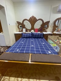 غرفة اخشاب حطاطه مستعمله نظيفه جدا 5ابواب قاطين السعر مليونين. 0781033...