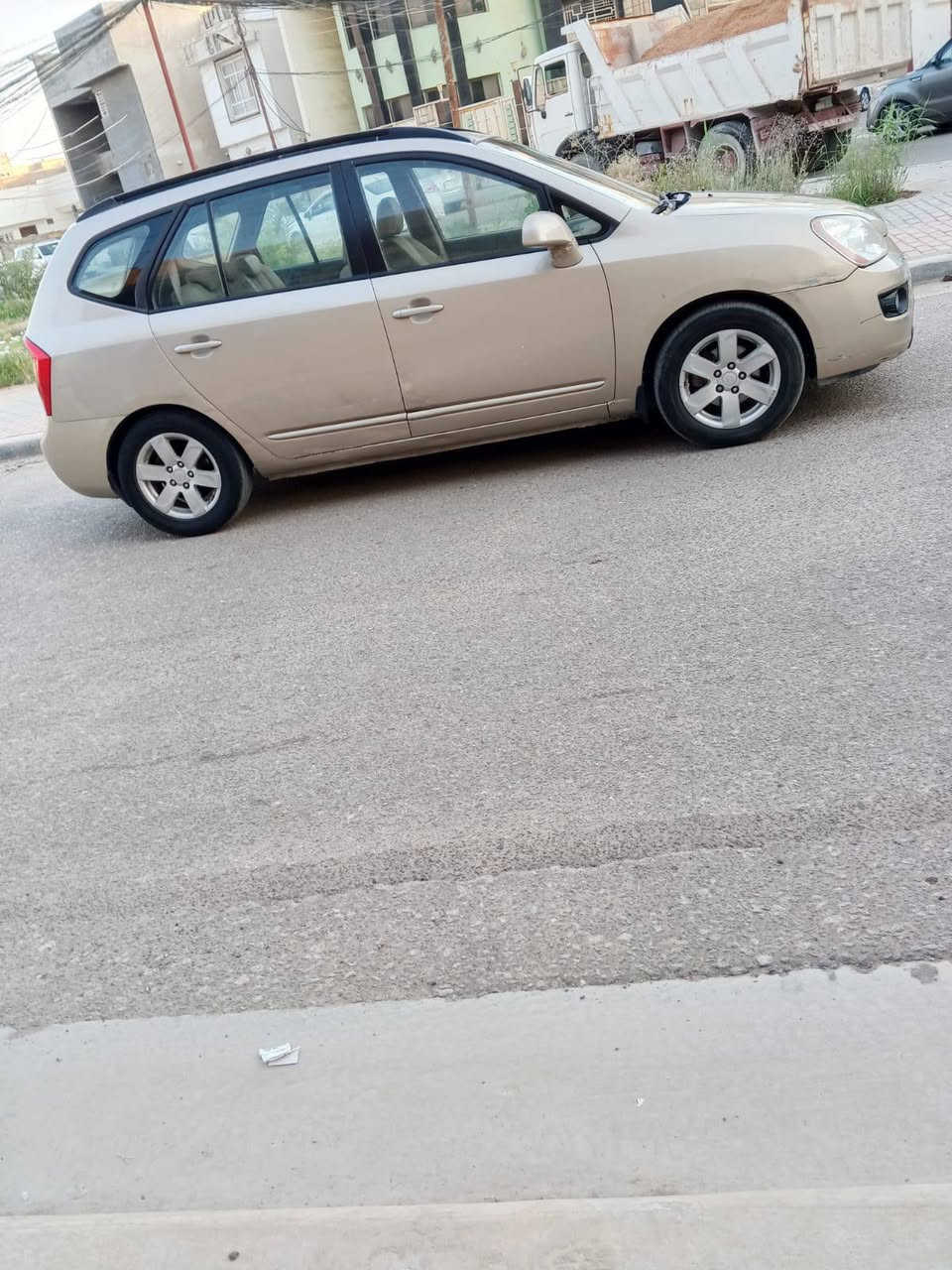 السلام عليكم سياره للبيع فقط راندو موديل 2008 موارد امريكي حادثها جملغ وبنيد بدون دواخل وبيها قطعتين صبغ بدون ضربه كير ومكينه كفاله حجم المكينه 2400 قطعتين تبريد ثلج سياره جاهزه تخم تاير حداديه تبريد بسمي تحويل مباشر سنويه اله 28 السعر 75 بيها مجال مكاني كربلاء رقم/***********/ الهاتف
