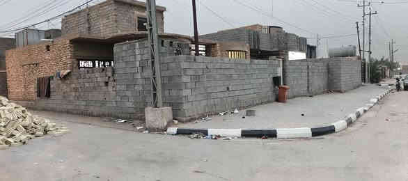 دار للبيع الخالديه قرب اسواق سيف العسافي المساحة ٣٥٥ركن شارع ٢٠/يتكون من غرفتين وصالة واستقبال ومطبخ مسجل في البلدية السعر ١١٥مليون الاستفسار الاتصال على الرقم ***********
