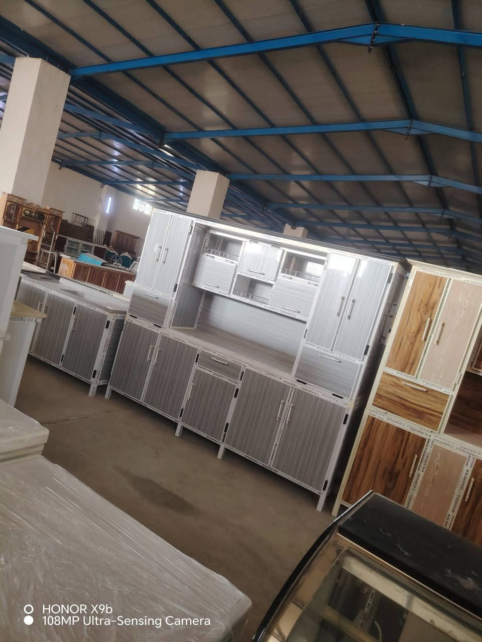 كاونترات جديد كلمن وسعره مكان ديالى خالص هبهب عرب شوكة قرب خويلص مقابيل محطة وقود جوهرة الفؤاد الشري يتصل *********** *********** يوجد توصيل بكروة
