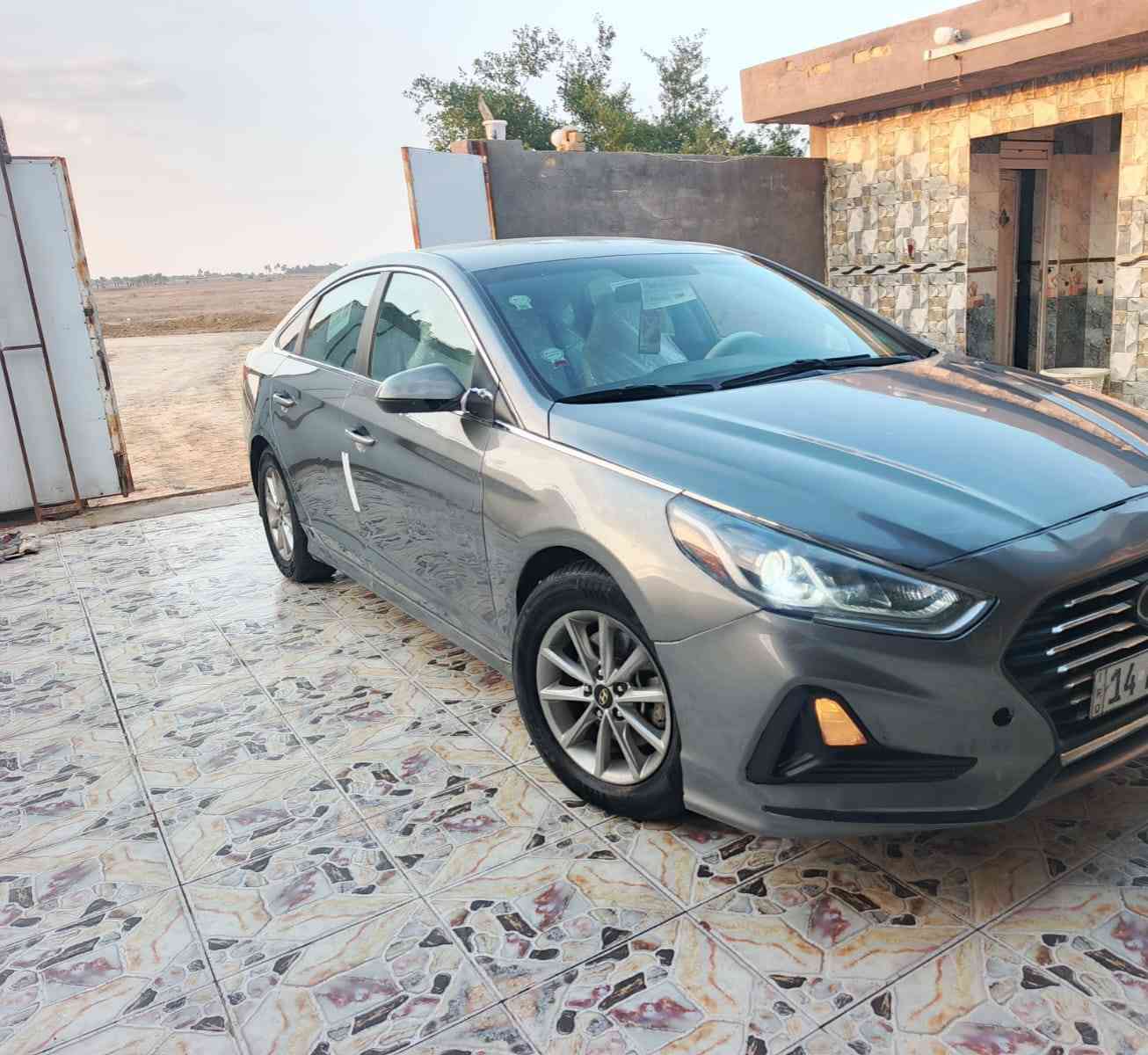 هونداي سوناتا موديل 2019 رقم بصره دولي حره تحويل ثاني يوم سنويه مجدده 28 مشروع وطني وارد امريكي ضربته بنيد وجاملغ فقط بدون ضربه داخليه بيه رشات صبغ قليل مكينه 2400 مكينه وكير وتبريد وحداديه وتخم تايرات كله مكفول سياره جاهزه مال جناي بمعنه الكلمه ماشيه 90  مواصفات تحكم ستيرن شاره بل مرايه شاشه كبيره كامره دسك خلفي وأمامي ويل كب مكان سياره ناصريه سعر 117 بيه مجال قليل رقم الهاتف *********** أنه مكلف بل نشر خابر راعيه بيك خير وتدلل
