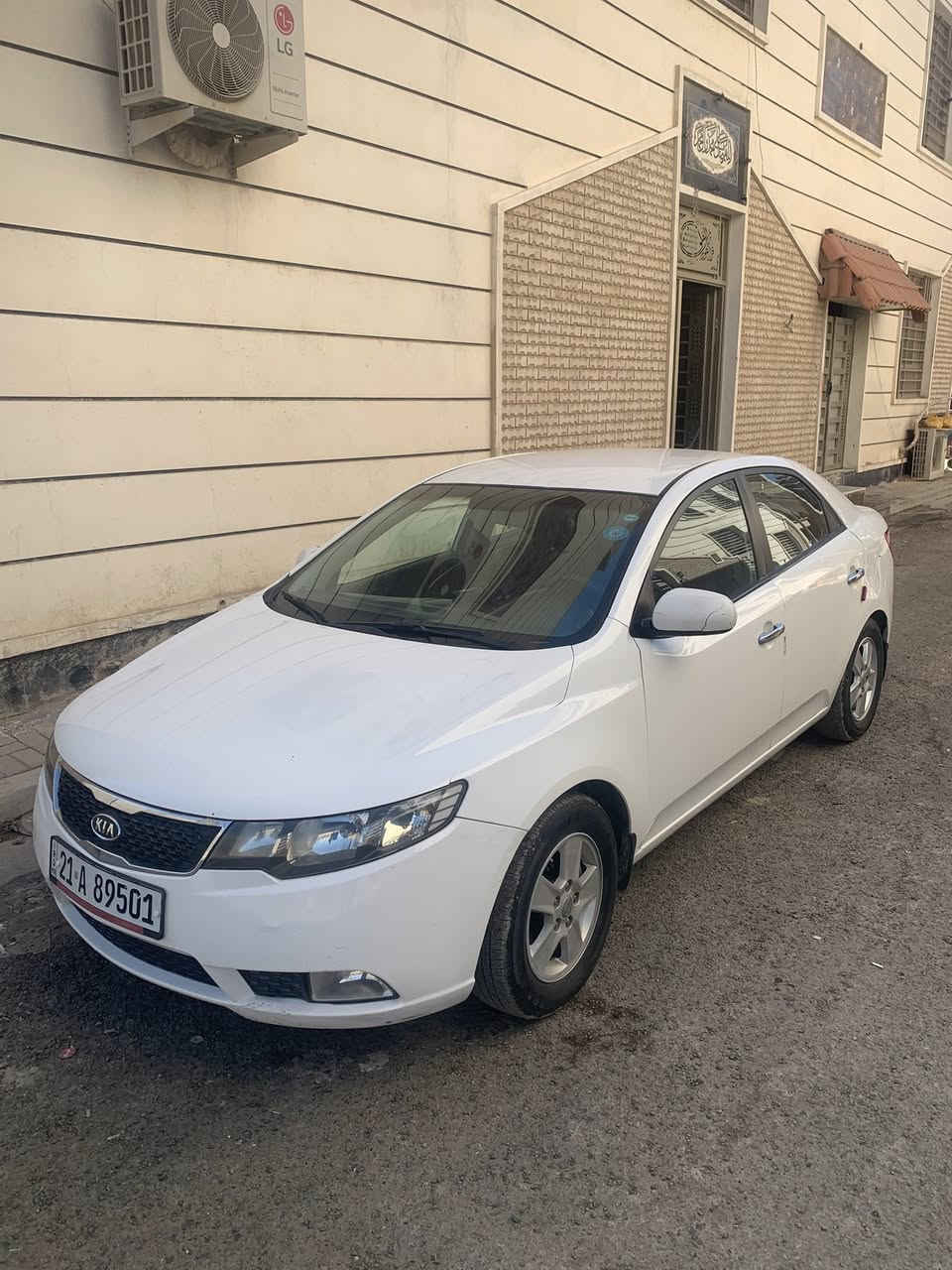 السلام عليكم كيا سيراتو 2011 خليجي رقم سليمانية سنوية تسقط ب2028 للبيع فقط
حدادية صدر امامي خلفي جديد
تخم تاير جديد 
باتري جديد 
دوشمة جديده
شاشة + كامرة
منظومة غاز حكومية
السيارة مكفولة من كلشي عدا صبغ قبق جنطه وباردين صغار بالباب مال سايق والخلفي مثل ماوضح بالسنور المرفق
السعر 97$ وبي مجال
للتواصل***********
