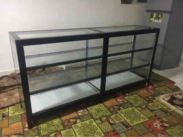 سلام عليكم جام خانات عدد ٢ تفصال ألمنيوم طول الوحده مترين جدد ما مستعملات كدامكم  رايدهن ب ٤٧٥ وبيهن مجال قليل مكاني بصره جزيره وانه خادم *********** البصرة
