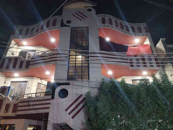 📍الدورة شارع النسائم مقابيل شارع ابو طيارة
المساحة ٢٠٠ 
طابو زراعي سند ٢٥ ملك صرف تحتوي على ٦ شقق واردها الشهري مليونين 500 الف قريبة على الشارع العام خدمات كامله

سعرها 550 مليون
الاستفسارات : ***********
