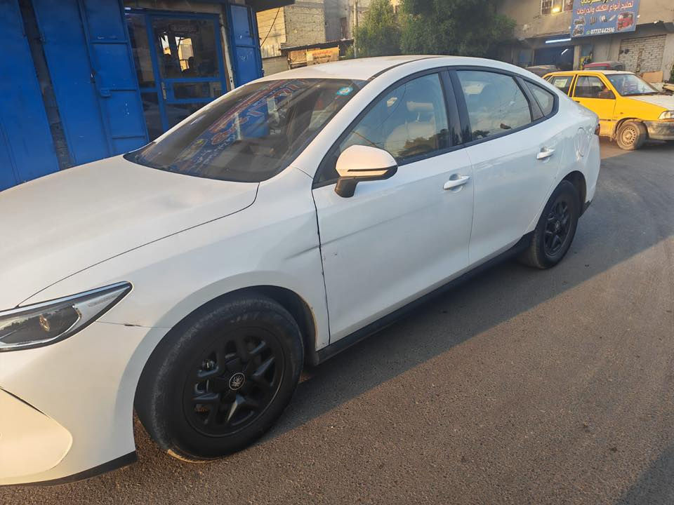 السلام عليكم بي واي دي جن بلاص رقم بغداد ماشيه 9 آلاف بيه ضربه بل جاملغ امامي وراجع نفسه لا صبغ ولا معجون مكاني بغداد السعر 17500 رقمي ***********
