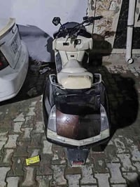 دراجة من شركه ياماها. ماجسته سبيسي دراجة خير من الله حساس ستان كهربائي...