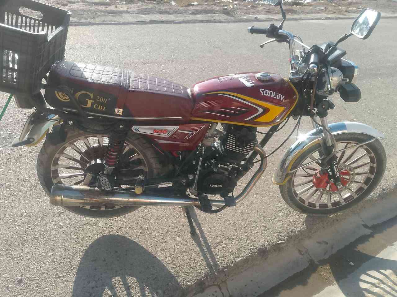 سونك 25 ماشيه 790 اواق كامله نضيفه محرك بلادي 
السعر 775 وبيها مجال 
‏‪0772 459 9364‬‏
الخالص هبهب
