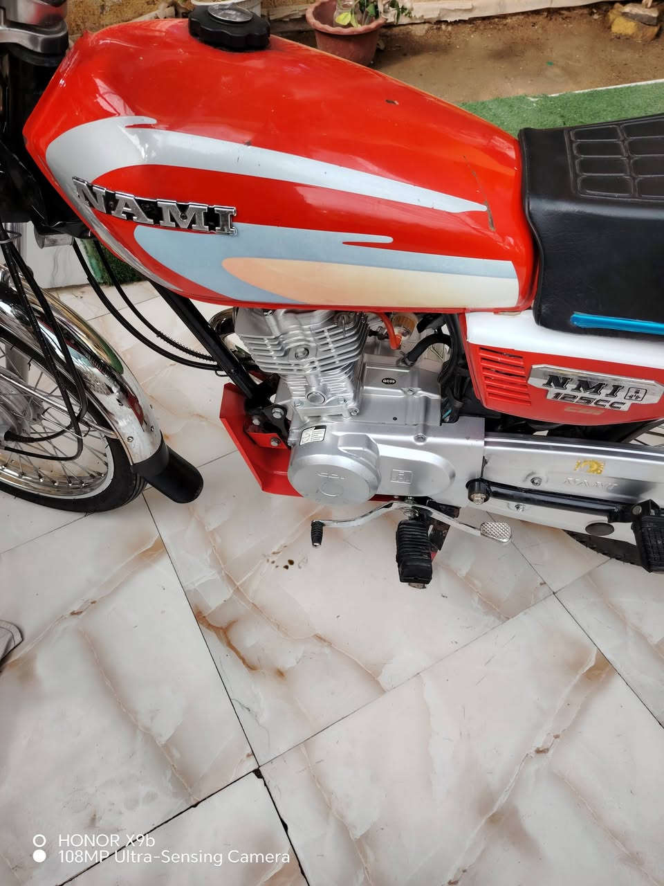 سلام عليكم دراجات للبيع نامه شلامجه اصلي ٢٣ وكيله سيد خلدون سعر مليون و ٣٠٠ أوراق  وثانيه ساسوكي 60 دراجه يرادله باتري دراجه شغاله معدل وشلعه سعره ٢٠٠ مكاني ميسان قضاء لمجر كبير ناحيه العدل ***********
