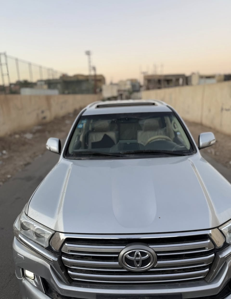 لاندكروز 2017 فول مواصفات مكينة V8 ديزل (كاز) شخصيه مو شركات رقم بغداد مكفوله ماشيه 150 الف السعر 495$ وبيها مجال بسيط 
للأستفسار الاتصال ***********
مكلف بلنشر
