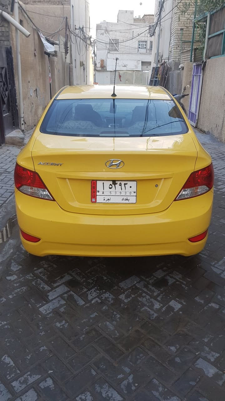 السلام عليكم اكسنت ٢٠١٤ خليجي فقط بارد جاملغ امامي مو قوي ممصلحه مكفوله الباقي كفاله عامه لاضربه لا معجون دوسات طخه مابيهه بسمي مصفره هيئه محرك ١٤٠٠ محرك كير ممتاز تبريد تدفئه ممتاز سعر ٨٣ وبيهه مجال بسيط والسياره احله من الصور للتواصل *********** مكانهه بغداد الجديده
