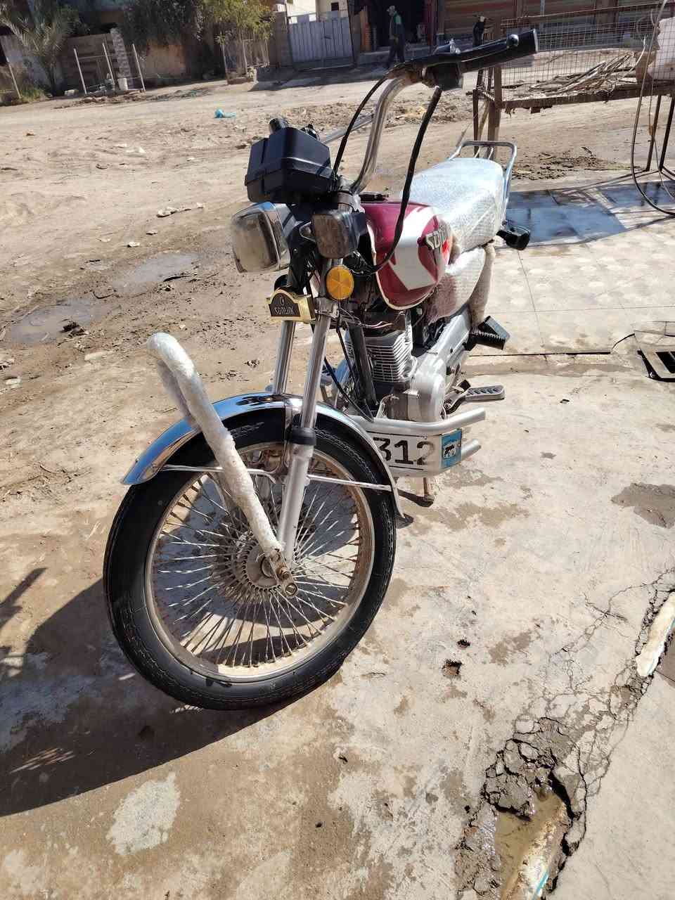 السَلٱمٌ عـَلـْيگمّ-ۈرحـْمّـٌة ٱللـّہ ﯙبُرگـّاتہ للبيع دراجه تايكرموديل 23
4نمر مكينه بلاديه ممفتوحه  لدراجه خير م̷ـــِْن الله  
السعر 550 مكاني بعقوبه الرحمه  للتواصل  ***********  متواجد واتساب
