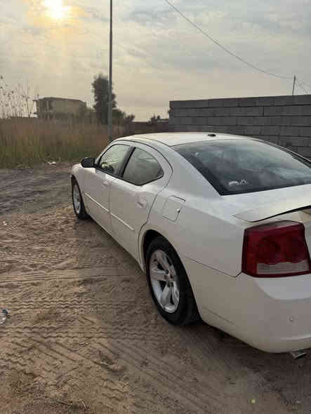 سلام عليكم جارجر موديل٢٠١٠ مكينه ٣٥٠٠ رقم بغداد سياره بيه جملغ وباب والباقي كفاله مكينه جديده بيدي شاده حداديه تبريد السعر ١١٣ ومجال حك جيه *********** العنوان واسط العزيزيه
