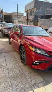 كامري 2019 SE  سيارة شبابية  مزوده اكزوز من علي الوادي وسماعات انفتني ...