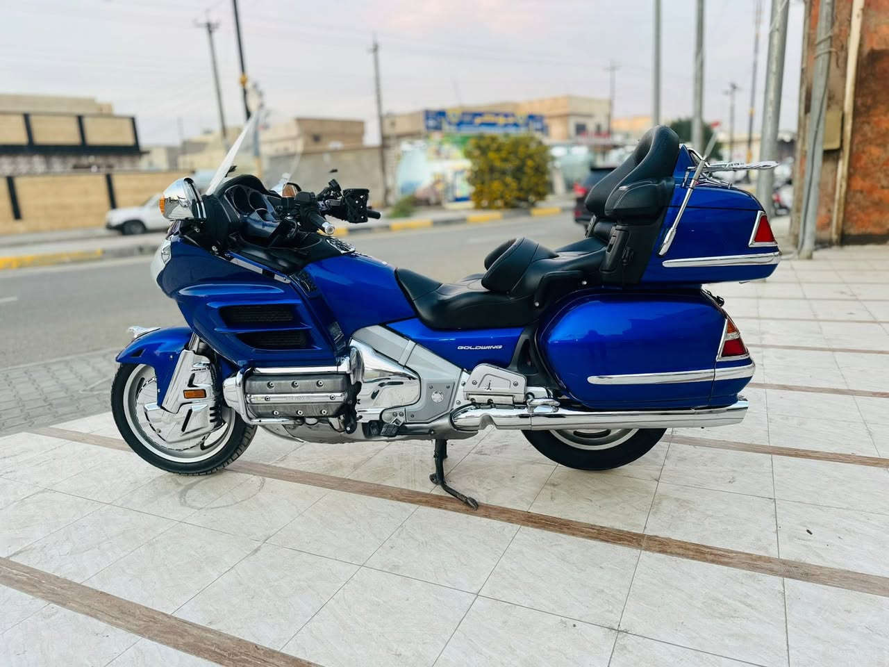 سلام عليكم  كولدن 1800
مديل 2005
بدون رقم 
كفاله عامه كير مكينه سوده جكات  بك مسجل كله شغاله 
صلاح الدين قضاء بلد 
***********
