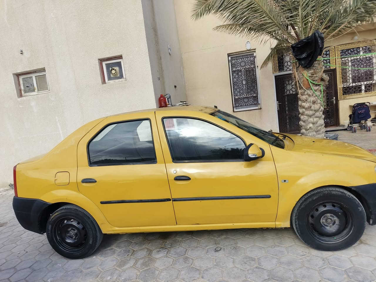 رينو لوگان 2014 سيارة نضيفه وجاهزة مكينه وكير حاويه حدادية جديدة تخم نوزلات فيت بم جديد اشاير بالمري تخم سماعات سيارة ماعايزة اي شي  بيهه بارد بالقمارة فقط مبين بالصور ورقم كربلاء باسمي مصفرة من  كلشي سعرهه 46 وبيهه مجال مكاني كربلاء رقمي(( ***********))
