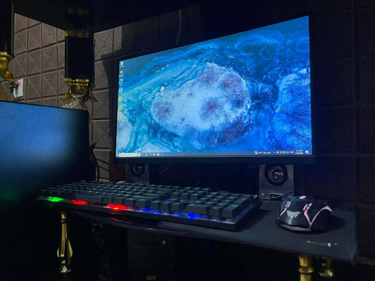 PC  للالعاب والتصفح 🔥      (للبيع او مراوس) 

مواصفات  i5-6400 الجيل السادس
رام 16G DDR4  سرعة 3600
هارد   ssd m.2 Nvme 256 قوي جدا
كارت شاشة مدمج 8+8 GB
10 منافد usb  ss السريع
مضاف عليها RGB جمالية 
تحمل كل الالعاب القوية والبرامج والاستخدام الكثيف
-----------------------------------------------------
شاشة مونيتير كاربون سوبر سلم بدون اطار 
Lsd هيرتزيه 75   22 انج. منفذ HDMI , VGA  (((جديدة بالكارتونة )))
_______________________________
سستم كيبورد وماوس RGB  + سماعات سبيكر نوع قوي كلهم جدد 
مع الكيبلات الأصلية  كاااملة


**إذا كنت صاحب هذا الإعلان وتريد حذفه لأي سبب، رجاءا أرسل رسالة إلى الدعم الفني**