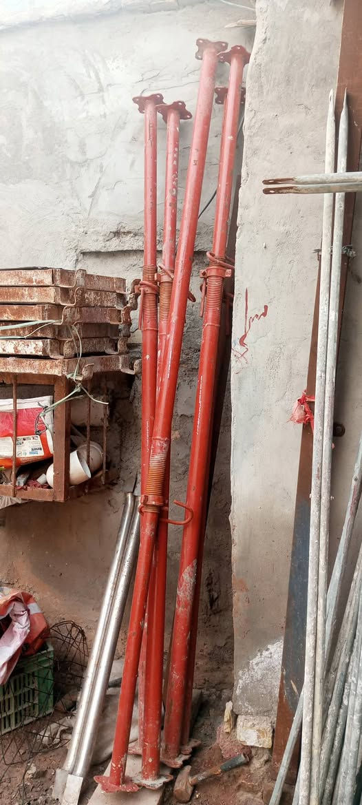 سلام عليكم
للبيع 
درينات 2 
قفاز 1 
حادل1
جكات 5 
رقم ***********
