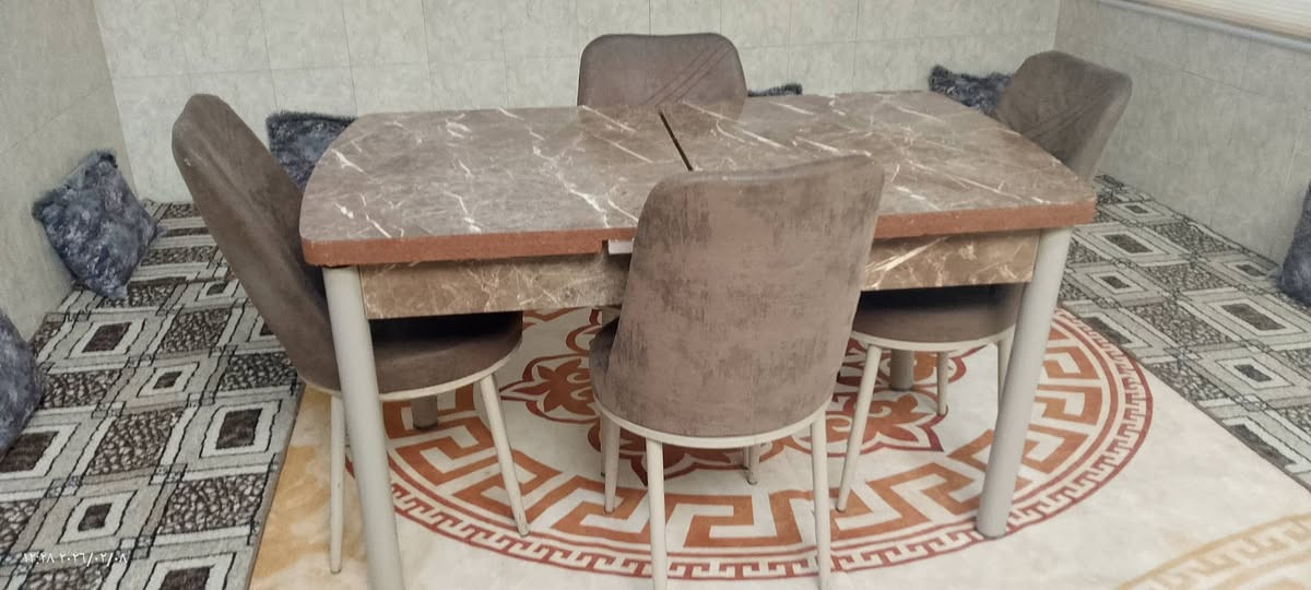 ميز للبيع مع 4كراسي
السعر:75الف للتواصل خاص


**إذا كنت صاحب هذا الإعلان وتريد حذفه لأي سبب، رجاءا أرسل رسالة إلى الدعم الفني**