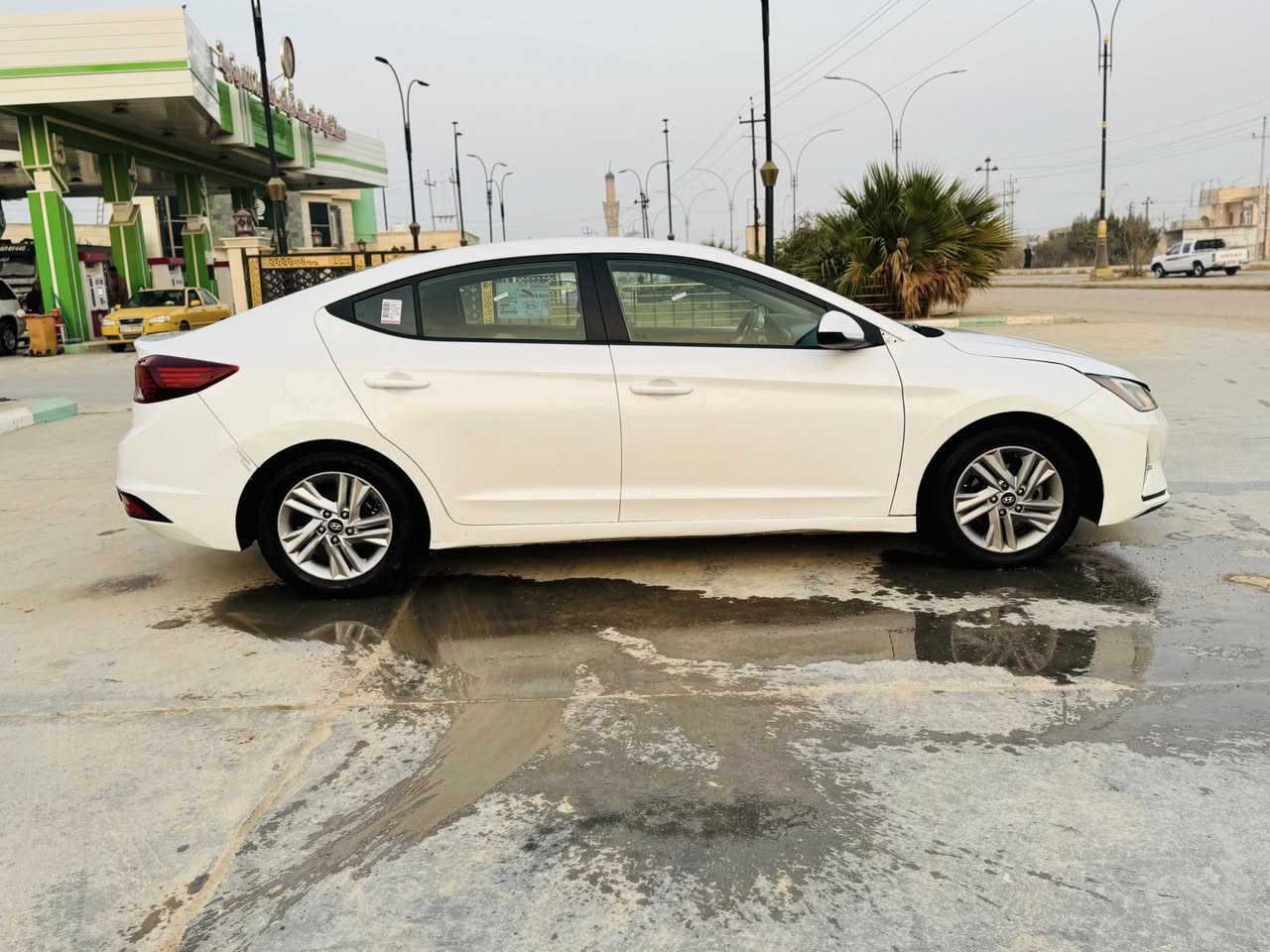 ضرر تبديل بنيد وصبغ الجاملغ الأمامي 
والسونار مرفق وي الصور 
نص فول 
كأمره دواره / تحكم استيرن
دواخل عسلي  
ويل كب / شاشه
محرك 2000 دوش 
بلاجكتوات 
تبريد تدفئه شغاله 
سياره جاهزه محرك كير حداديه تبريد جاهزه الأخير 
السعر 127 وبيه مجال 
المكان الناصريه 
الاستفسار 
***********
