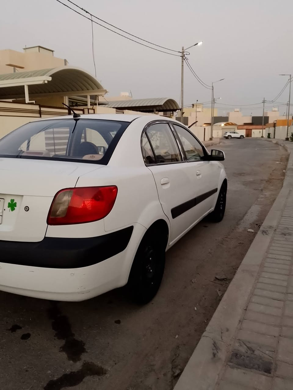 سلام عليكم كيه ريو للبيع موديل 2009 خليجي محرك 1600به خيط بخار تخم تأير كهربائي حدايديه كل جديد بيه بارد بل بنيد وباب السياق مرخايه  السعر 80وبيه مجال مكان نجف رقم التليفون***********
