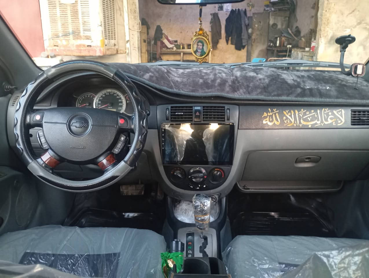 سلام عليكم 
اوبتراه 2005 بيه مكانات صبغ وهذا سونرها مكينة وكير مكفولات صدر امامي خلفي جديد دوشمة جديدة تخم تاير جديد هزة جديدة رقم انكليزي بغداد سياراة احلى من صور 
سنوية لى 2028  مكان سيارة بغداد: سعر/64 
رقم الهاتف//***********
