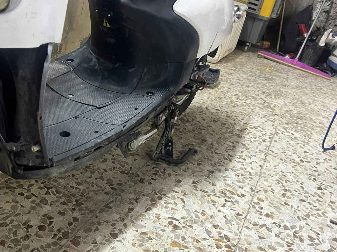 سلام عليكم دراجه شحن 🔋⚡ شكل كلاسك 
دراجه سرعة ٧٠ لايت زنون عالي ناصي بصمة وسويج نقصها هذا الكسر بل بجم إلي موضح بل صور واشاير للعلم الدراجه متروكة للمراوس وانطي فرق إذا دراجه زينة. عنوان بغداد


**إذا كنت صاحب هذا الإعلان وتريد حذفه لأي سبب، رجاءا أرسل رسالة إلى الدعم الفني**