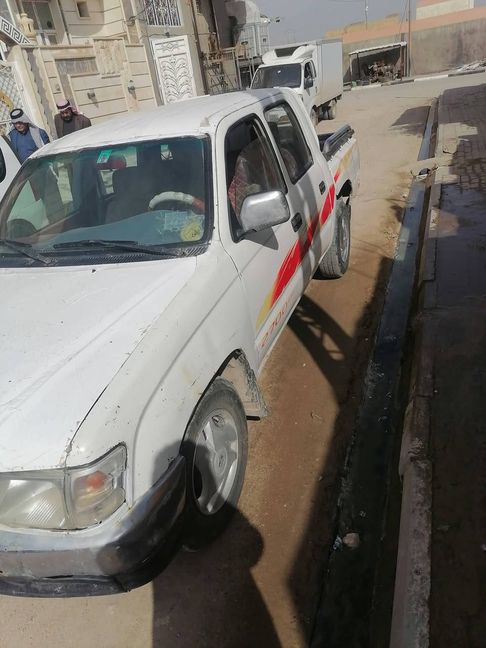 السلام عليكم  تيوتا ه موديل 2003 سعرهه ٧٠. مكان سماوه ***********
