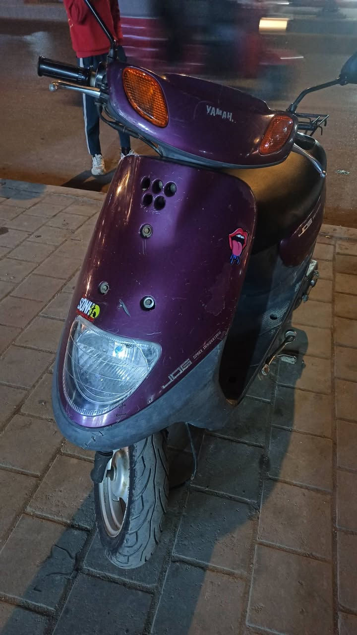 السلام عليكم عندي دراجه قرده تشتغل سلف وهندر كهربائيات كلهن شغالات زوج تايرات جدد مكينه ناعمه خير من الله شلعه معدل دراجه اخت رمبه النظافه 95% العنوان مدينه الصدر سعر 325 وبيها مجال بسيط بس شراي يتصل على هاذه رقم 
     ***********
