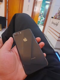 ايفون 8 بلس • ذاكره ٦٤ • بطاريه ٧٥