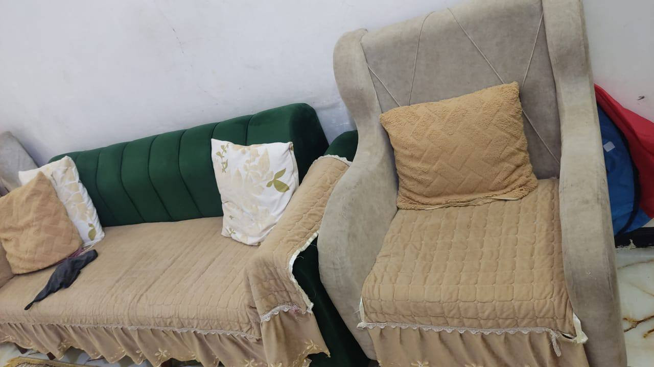 عندي قنفات جديدات ونظيفات اربع قطع مع المفرش سعرهن ٢٥٠ وبيهن مجال


**إذا كنت صاحب هذا الإعلان وتريد حذفه لأي سبب، رجاءا أرسل رسالة إلى الدعم الفني**