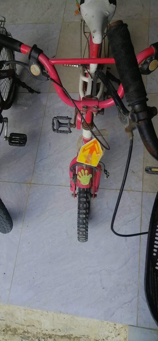 باسكلات للبيع  نظيفات حجم (  ٢٤) واثنين حجم (١٦) كلهن سعرهن ١٠٠ وبيهن مجال


**إذا كنت صاحب هذا الإعلان وتريد حذفه لأي سبب، رجاءا أرسل رسالة إلى الدعم الفني**