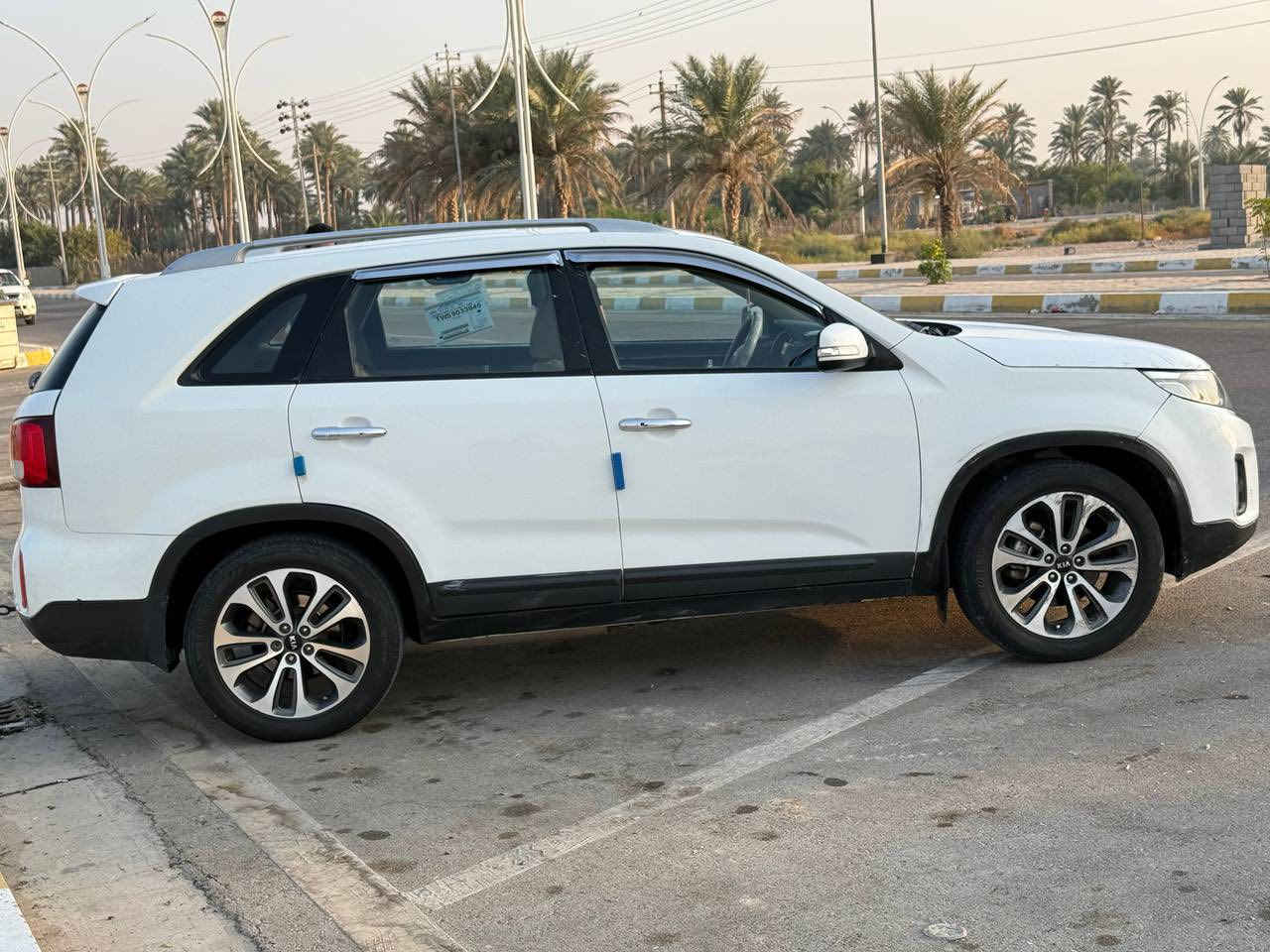 ⚜️السلام عليكم
⚜️سورنتو14 خليجي(السيارة مصبوغة عام ابيعلك سويج) ⚜️فول مواصفات من عدة البنوراما 
⚜️محركV6ستة سلندر ✈️كير محرك مكفولات 
⚜️ويل كروم 19 تايرات نضيفاات 
⚜️تبريد3 قطع تبريدها ثلج 🥶
⚜️كشنات جلد 7 راكب 
⚜️حساسات ونضام ايكو اقتصادي 
⚜️أشاير بلمري 🚨
⚜️كير 6سرعاات ✈️
⚜️بصمة تشغيل 🔛 وبصمة ابواب 
⚜️ماشية 250 الف 
⚜️(رقم الانبار انكليزي بأسمي تحويل مباشر )
⚜️(السعررر 130 وبيها مجال قليل )
⚜️مگاني الانبار عامرية الصمود 
⚜️رقم ***********
