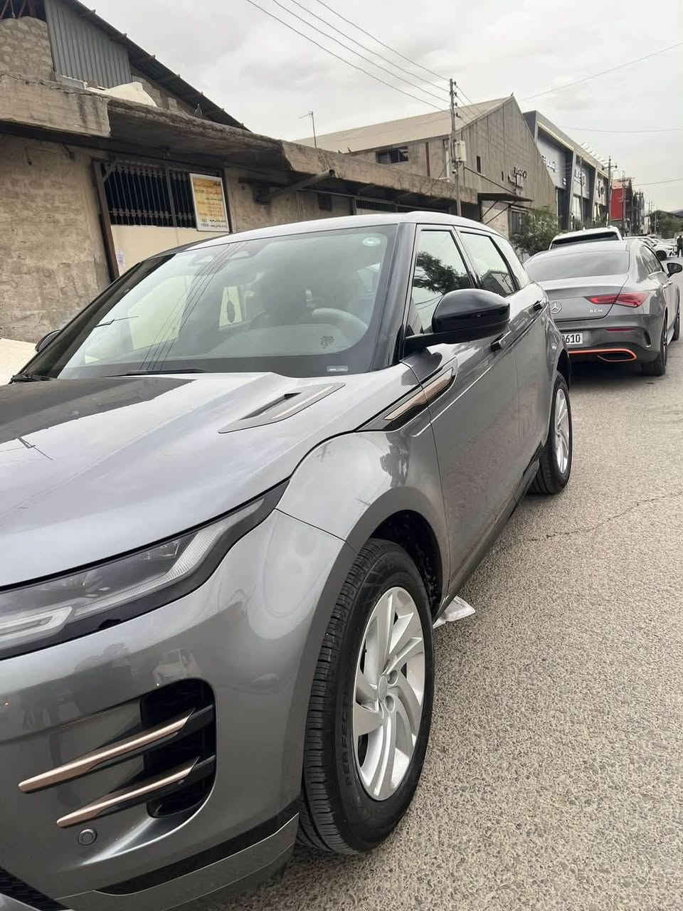 📅 مۆدێل: 2022
✅ سفر وەکالەی سەردار
🚗 تەنها 70,000 کیلۆمەتر ڕۆیشتووە
🛠️ تەواوی سێرڤسەکان بۆ ماوەی 5 ساڵ لە شەریکە کراون
✅ سەیارەکە پاکە و بێ هیچ کێشەیەکە
🚫 هیچ شوخت و ڕووداوێکی نییە
🌅 سەقفی پانۆراما
⭐ فول مواسەفات
📄 هەموو بەڵگەنامەکان ئامادەن
نرخ: 360 وەرەق (مەجالی کەم هەیە بۆ قسەکردن).

للبيع | رينج روفر إيفوك 2022
موديل 2022
وكالة سردار (صفر وكالة)
الممشى: 70,000 كم فقط
جميع الصيانات منتظمة لمدة 5 سنوات في الشركة
السيارة نظيفة جداً وخالية من أي مشاكل
بدون حوادث أو صبغ
سقف بانوراما
فل كامل (Full Option)
جميع الأوراق جاهزة
السعر: 360 ورقة، ويوجد مجال بسيط للتفاوض

***********
