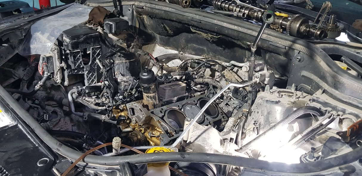 العالمية لصيانة السيارات الأمريكية 
عروضنا مستمرة       
جيب      دوج     كرايسلر 
من تشتري سيارة  مستعمله  
ومن تستخدم سيارتك لمسافات طويلة 
من 50 الف الى 100  الى 150 الف 
لازم تسويلها ادامة  والعالمية تخدمكم بعروضها  
ومن سيارتك تصرف بنزين اكثر من المقرر 
لازم تسويلها ادامة  والعالمية ترجعها الكم بلاد
تبديل بلكات اصلية مع تنظيف النوزلات 
مع تنظيف الجويتر مع تنظيف حساسات 
المكينة  مع البرمجة والتحديث  مع الفحص الشامل للسيارة   مع العمل  160 ألف  
 من سيارتك تحتاج تبديل زيت 
لازم تبدل زيت السيارة المطابق لمواصفات محركها والعالمية زيوتها باعلى المواصفات  
تبديل زيت 6 سلندر  65  الف
تبديل زيت 8 سلندر  80  الف
واذا سيارتك تنميراتها موزينة 
لازم تنفحص بالجهاز ونبدل هيدروليك الكير 
والعالمية تبدل الزيت بالجهاز  ويدوي  
باجود انواع الزيوت 
تبديل كير طيارة  8 نمر  200 الف 
تبديل كير عصا  6  نمر  125  الف 
استغلوا العروض  
للاستفسار الاتصال على رقم الشركة او الواتساب   *********** 
               ***********  العنوان 
بغداد الوزيرية مقابل مسرح الطليعه
