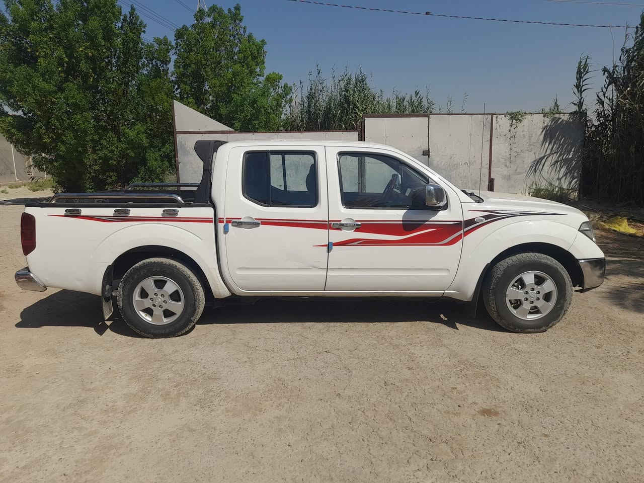 للبيع نيسان نيفاره موديل ١٤ بغداد انكليزي بسمي مكفوله من الصبغ والتبديل ماعدى باب خلف العبري بارد بسيط محرك  ليس مفتوح على الشركه تبريد ثلج كير اوتوماتيك السياره على الشركه السعر ١٣٠$نقد وتحويل ثاني يوم موبايل ***********المكان بغداد بسمايه ناحية الوحده تحياتي لكم
