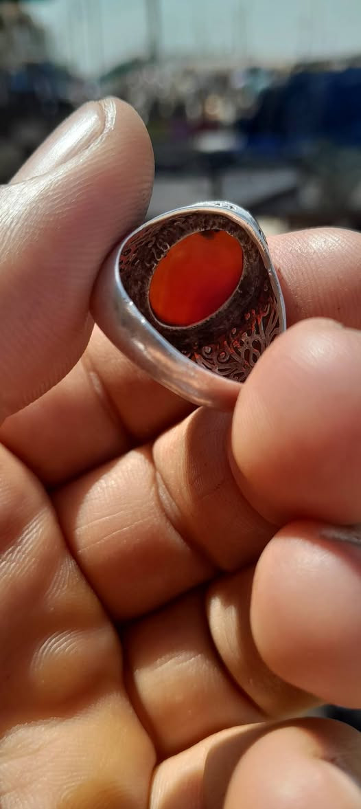 سلام عليكم
قطعتين من حجر الجزع الداودي ٢٥.
خاتم عقيق قديم شوف العين. ٥٠ 
بصره


**إذا كنت صاحب هذا الإعلان وتريد حذفه لأي سبب، رجاءا أرسل رسالة إلى الدعم الفني**